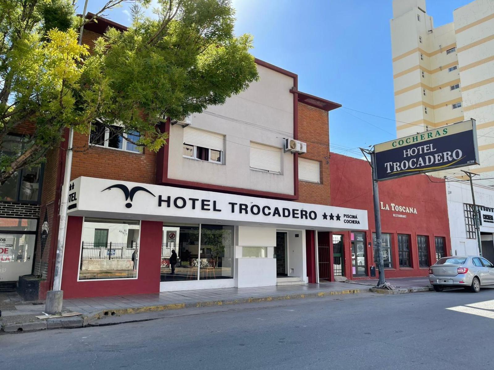 נקוצ'אה Hotel Trocadero מראה חיצוני תמונה
