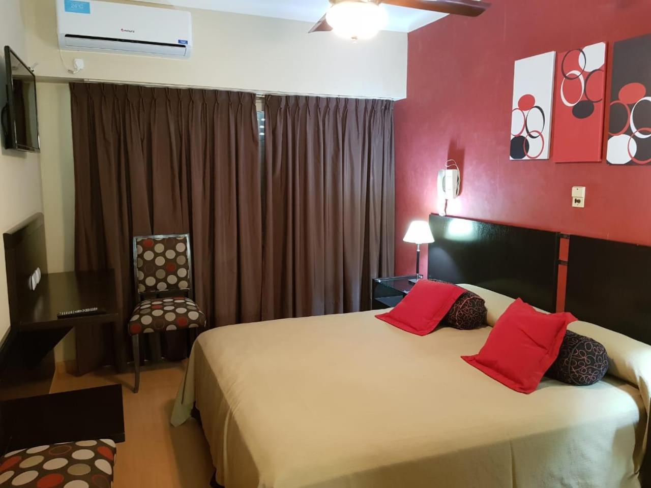 נקוצ'אה Hotel Trocadero מראה חיצוני תמונה